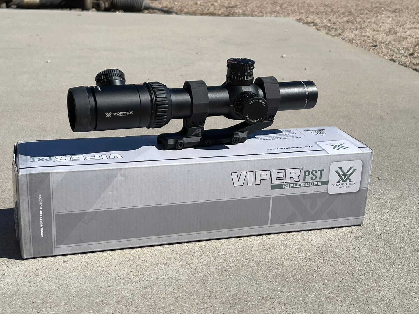 Vortex Viper PST 1-4x24 Rifle Scope TMCQ MOA PST14STA/Aero Precision Mount